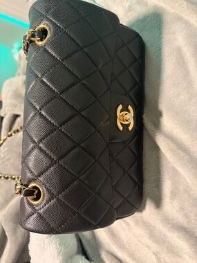 CHANEL Black Quilted Shoulder Bag with Gold CC Turn-Lock